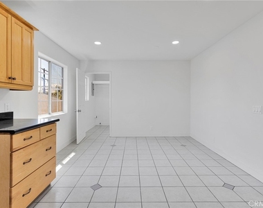 348 W 83rd Street - Photo Thumbnail 10