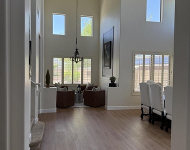3749 W Whitehawk Court - Photo Thumbnail 18