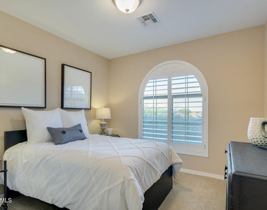 3749 W Whitehawk Court - Photo Thumbnail 20