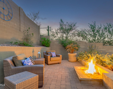 3749 W Whitehawk Court - Photo Thumbnail 4
