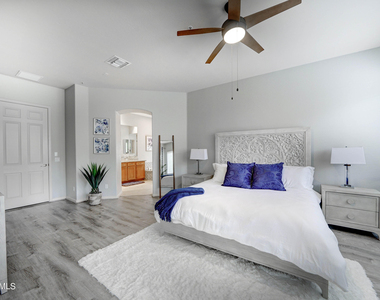 11420 N 141st Street - Photo Thumbnail 24