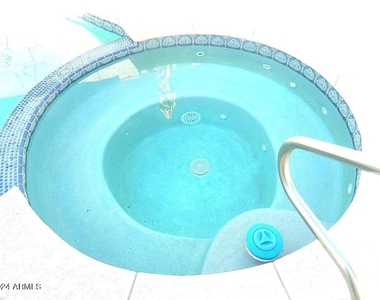 17210 W Elm Street - Photo Thumbnail 3