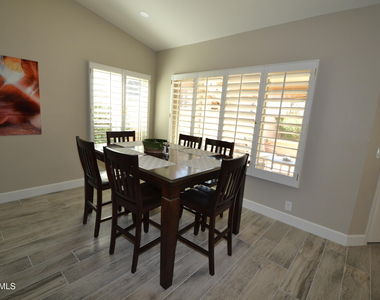 19518 N 89th Drive - Photo Thumbnail 2