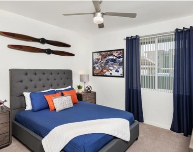 1441 E Germann Road - Photo Thumbnail 4