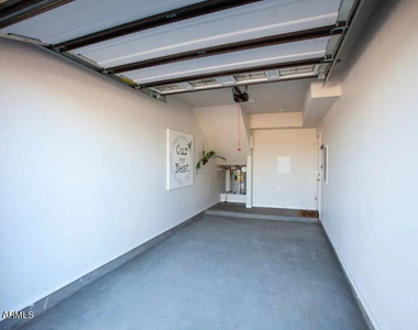 1950 W Tierra Buena Lane - Photo Thumbnail 11