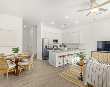 3230 E Thomas Road - Photo Thumbnail 5