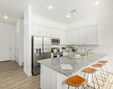 3230 E Thomas Road - Photo Thumbnail 8