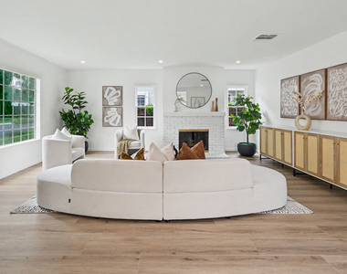 5119 Enfield Avenue - Photo Thumbnail 2