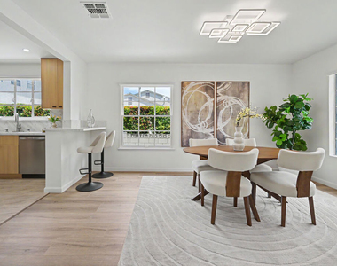 5119 Enfield Avenue - Photo Thumbnail 7