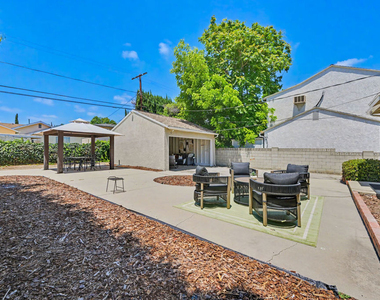 5119 Enfield Avenue - Photo Thumbnail 25
