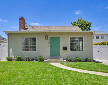 5119 Enfield Avenue - Photo Thumbnail 35