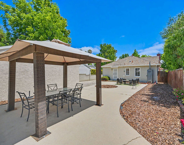 5119 Enfield Avenue - Photo Thumbnail 29