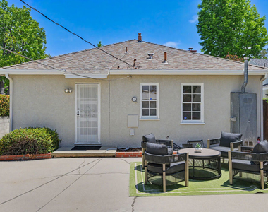 5119 Enfield Avenue - Photo Thumbnail 27