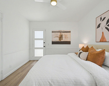 5119 Enfield Avenue - Photo Thumbnail 23