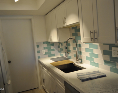 11032 N 28th Drive - Photo Thumbnail 8