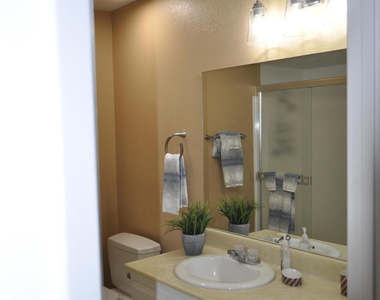 11032 N 28th Drive - Photo Thumbnail 12