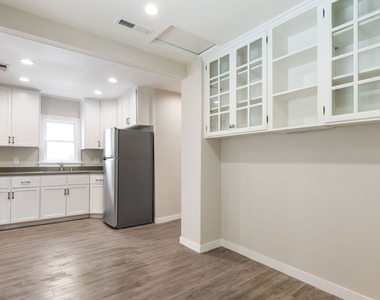 937 N Beverly Glen Boulevard - Photo Thumbnail 8