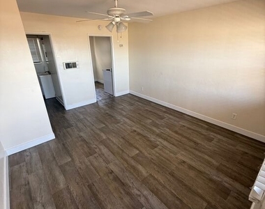 4055 Hamilton Street - Photo Thumbnail 3