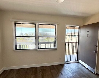 4055 Hamilton Street - Photo Thumbnail 4