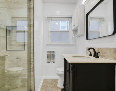 10622 1/2 Holman Avenue - Photo Thumbnail 5