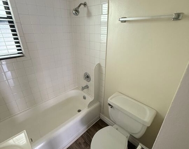 4055 Hamilton Street - Photo Thumbnail 8