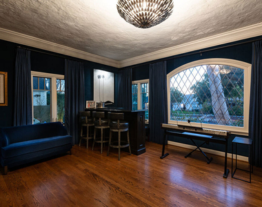 427 12th Street - Photo Thumbnail 8