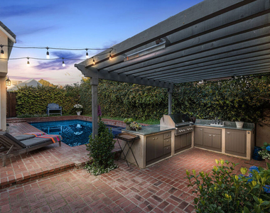 427 12th Street - Photo Thumbnail 13