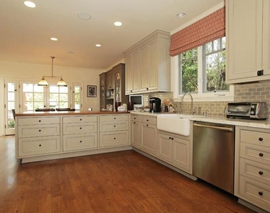 427 12th Street - Photo Thumbnail 4