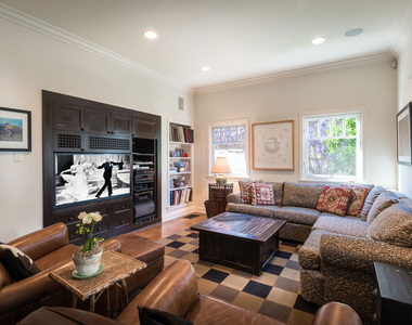 427 12th Street - Photo Thumbnail 2