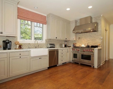 427 12th Street - Photo Thumbnail 5