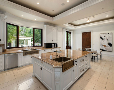1021 N Crescent Drive - Photo Thumbnail 15