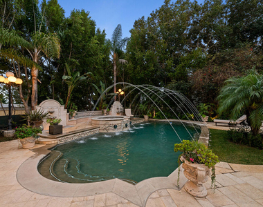 1021 N Crescent Drive - Photo Thumbnail 1