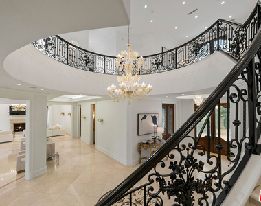 1021 N Crescent Drive - Photo Thumbnail 19