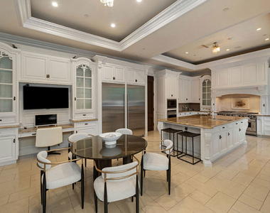 1021 N Crescent Drive - Photo Thumbnail 13