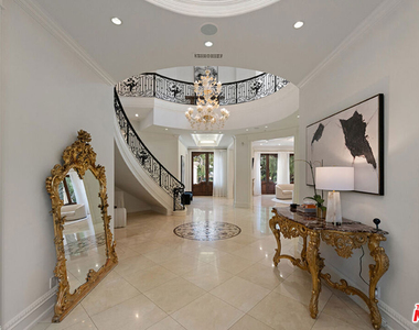 1021 N Crescent Drive - Photo Thumbnail 16
