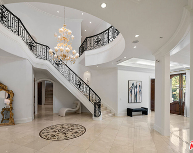 1021 N Crescent Drive - Photo Thumbnail 12