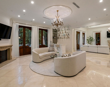 1021 N Crescent Drive - Photo Thumbnail 11