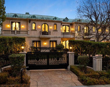 1021 N Crescent Drive - Photo Thumbnail 5