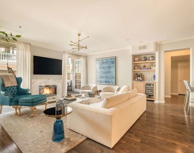 930 N Doheny Drive - Photo Thumbnail 1