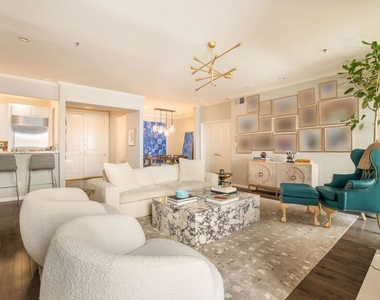 930 N Doheny Drive - Photo Thumbnail 3
