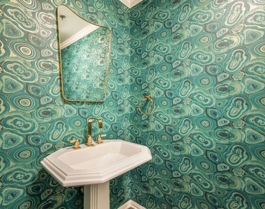 930 N Doheny Drive - Photo Thumbnail 9