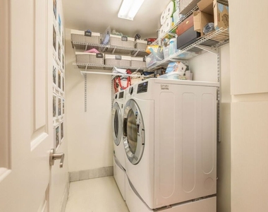 930 N Doheny Drive - Photo Thumbnail 19