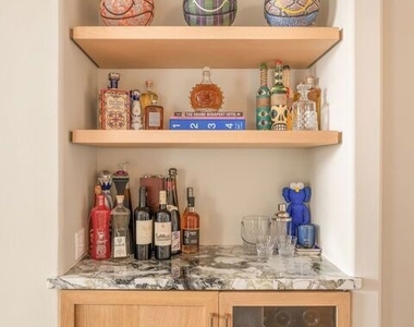 930 N Doheny Drive - Photo Thumbnail 4