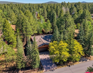 5038 Sweeping Vista Drive - Photo Thumbnail 2