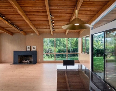 15434 Mulholland Drive - Photo Thumbnail 2