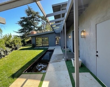15434 Mulholland Drive - Photo Thumbnail 5