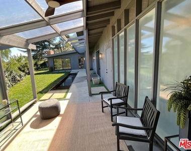15434 Mulholland Drive - Photo Thumbnail 4