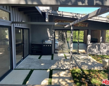 15434 Mulholland Drive - Photo Thumbnail 23
