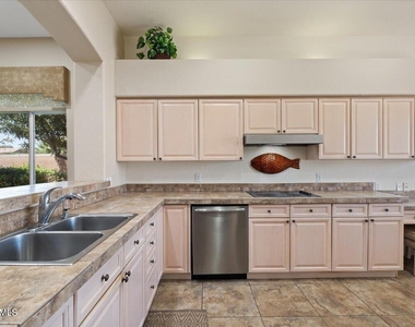 7700 E Princess Drive - Photo Thumbnail 15