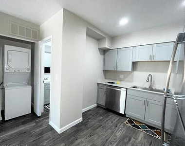 1130 E Grovers Avenue - Photo Thumbnail 3